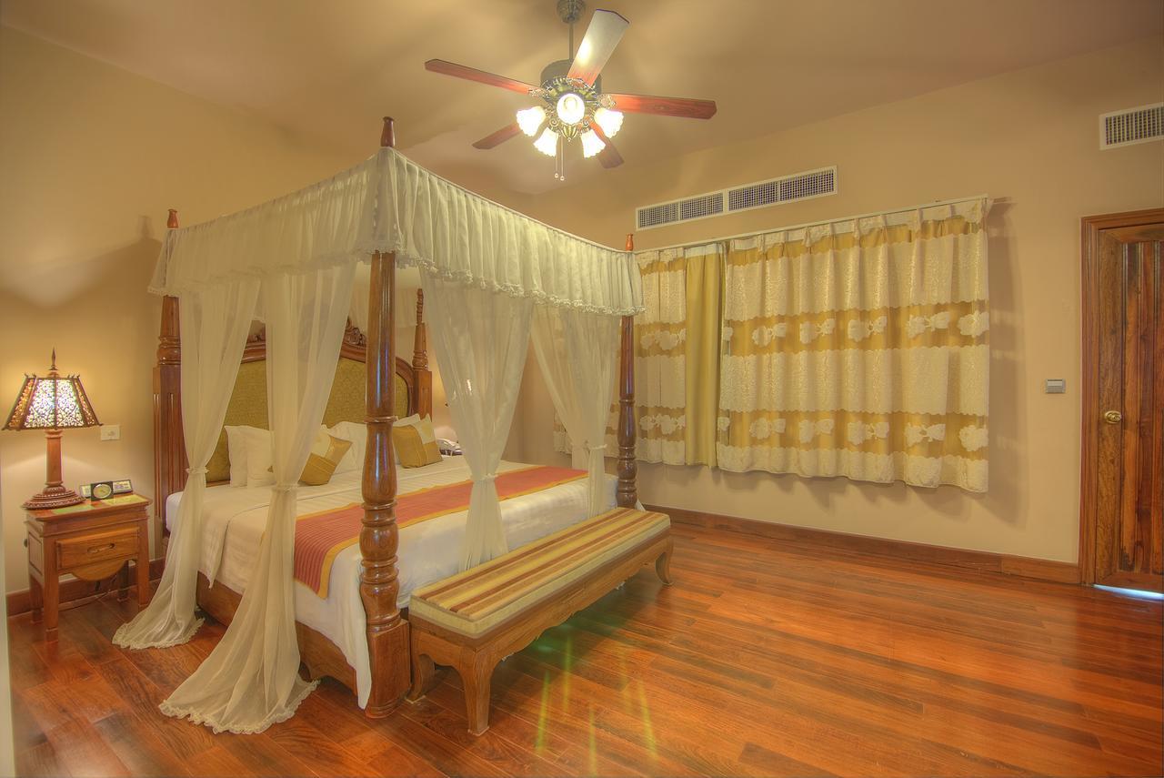 Bayon Era Hotel Сіємреап Екстер'єр фото