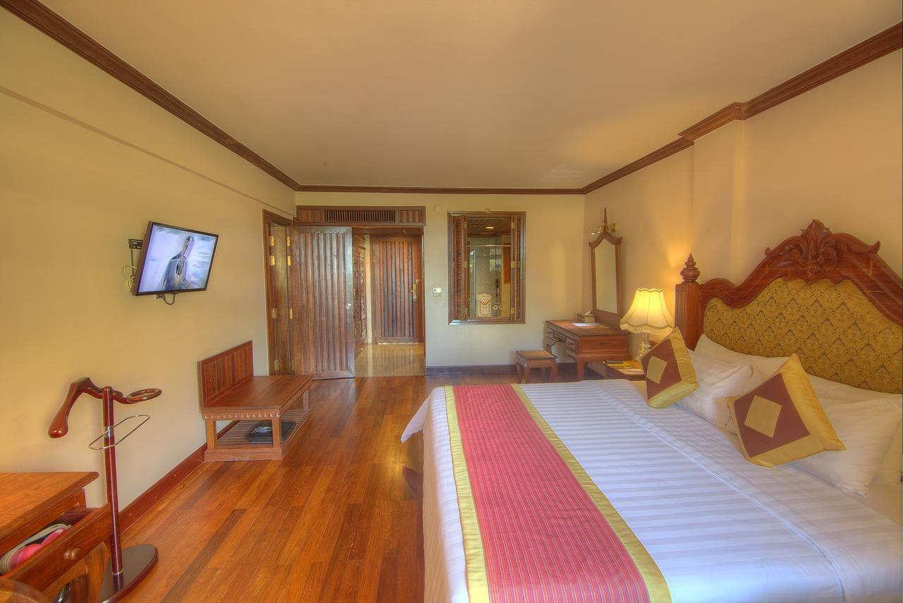 Bayon Era Hotel Сіємреап Екстер'єр фото