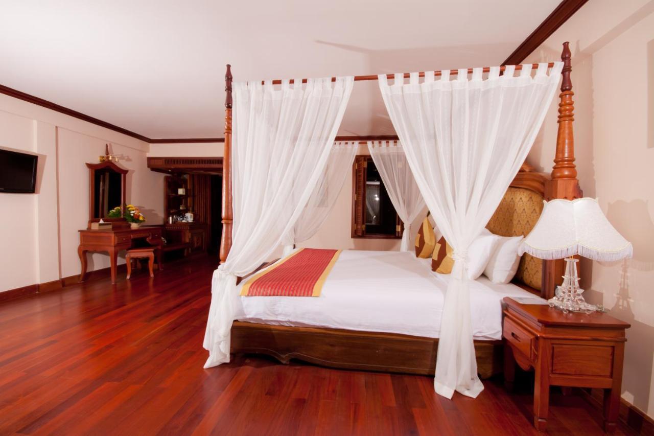 Bayon Era Hotel Сіємреап Екстер'єр фото