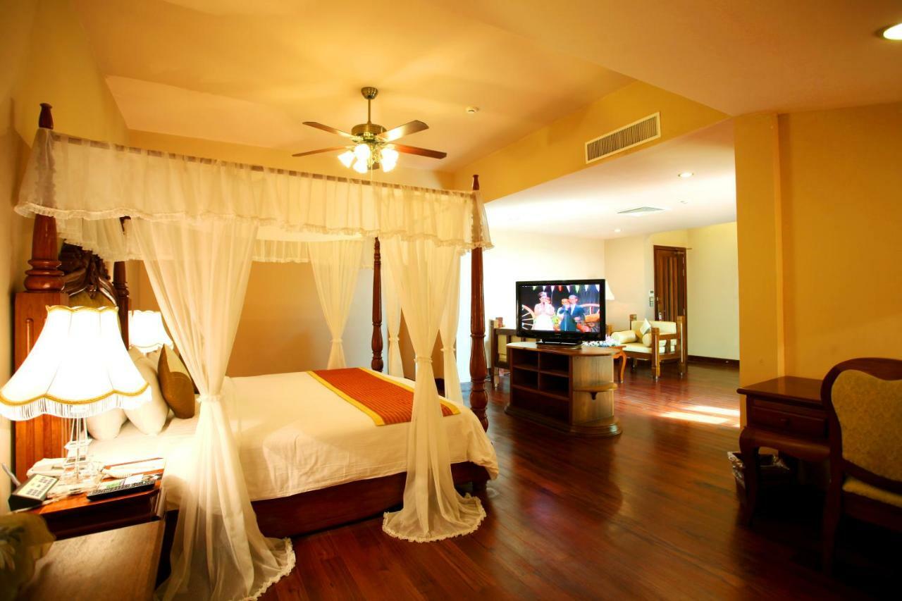 Bayon Era Hotel Сіємреап Екстер'єр фото